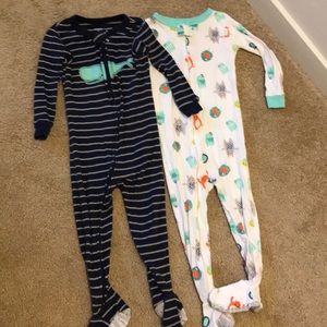 Bundle of 2 carter’s 24m sleepers